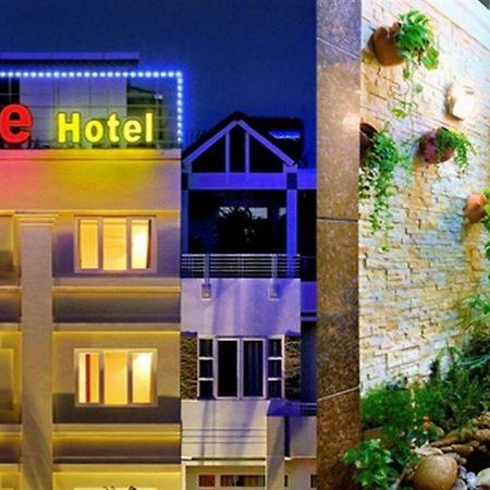 U And Me Hotel Tan Phong Exteriér fotografie